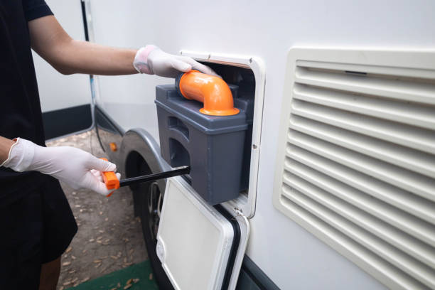 Porta potty delivery and setup in Homeland, CA